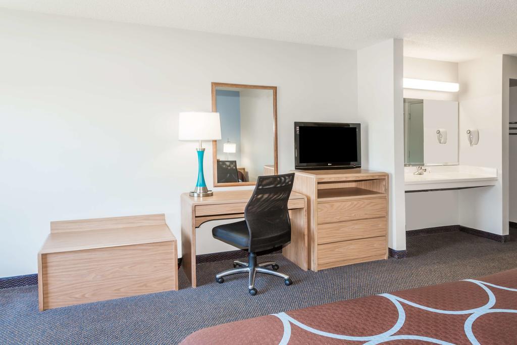 Hotel Super 8 By Wyndham Valdosta Ga I-75 Esterno foto